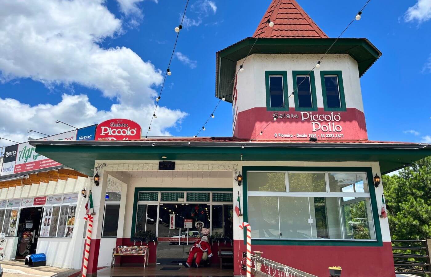 Fachada do Galeto Piccolo Pollo em Nova Petrópolis (RS), restaurante tradicional com rodízio italiano na Serra Gaúcha.